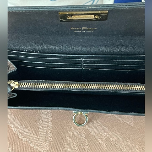 Salvatore Ferragamo Wallet - Picture 16 of 17